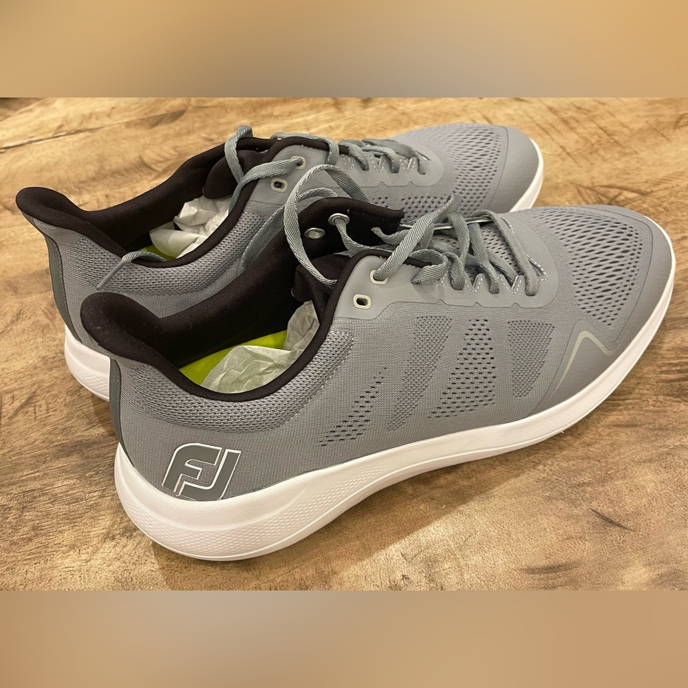 Men’s FootJoy golf shoes
